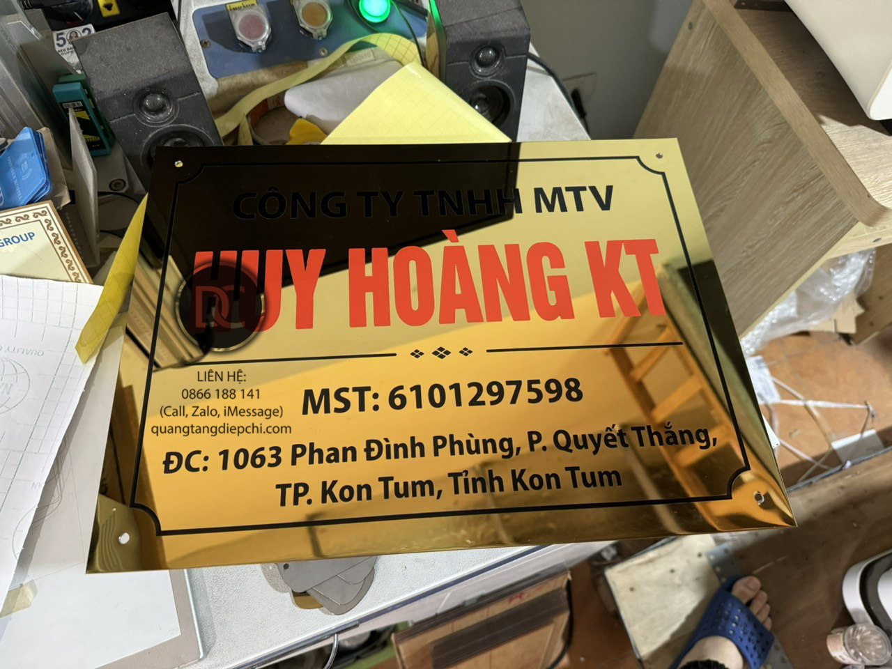 bien-cong-ty-cao-cap