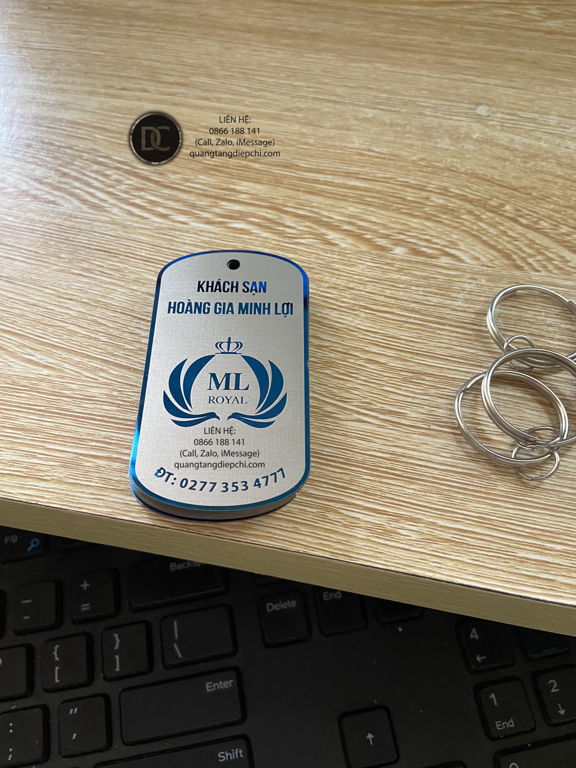 moc-khoa-inox-khach-san