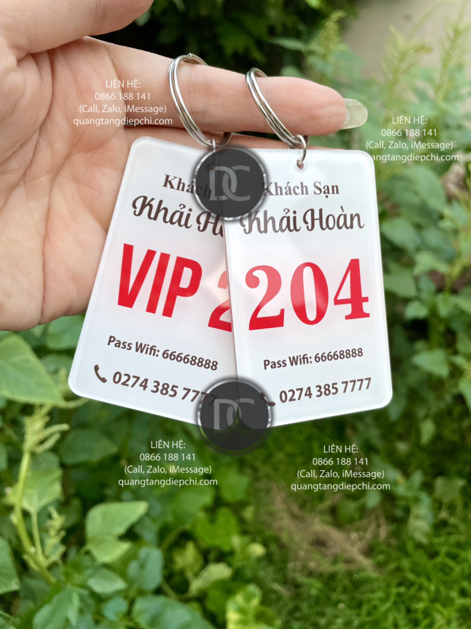 moc-khoa-mica-nha-khach